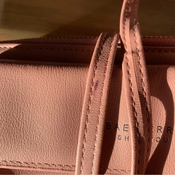 Pink Faux Leather Crossbody Ziparound Wallet Purse Bag Gold Hardware - Picture 10 of 10